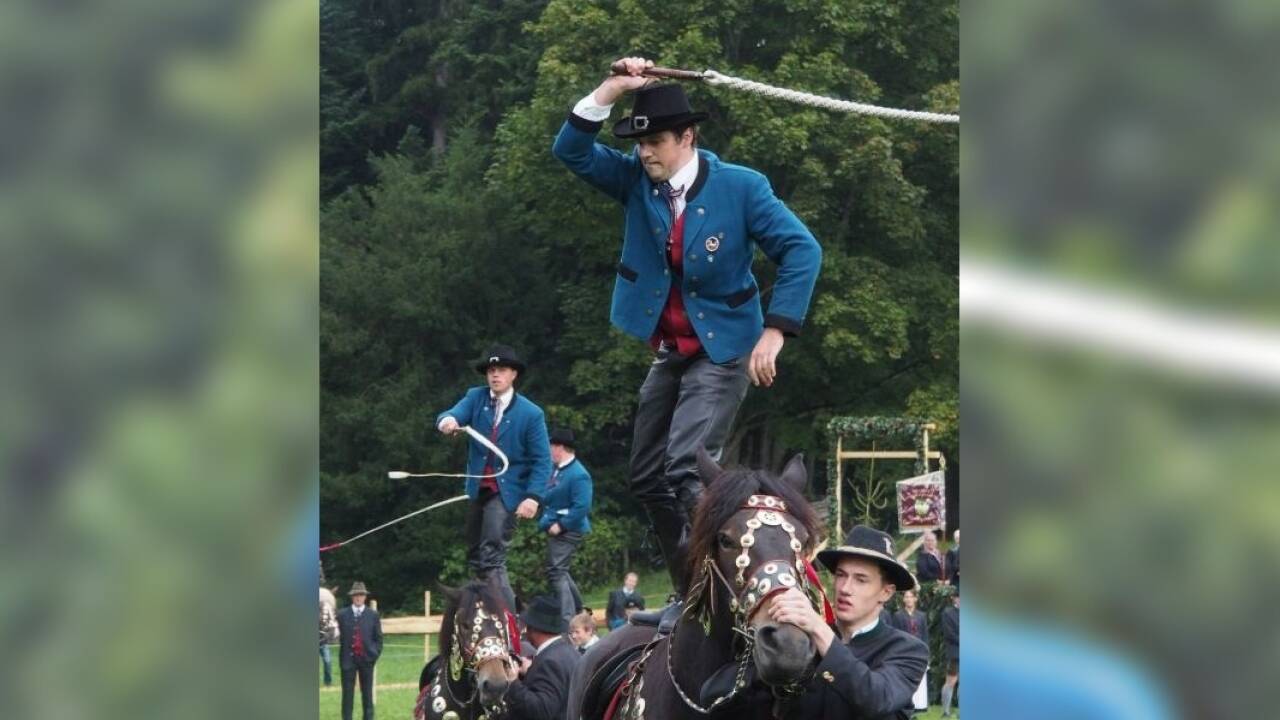 Natürlich wird auch ordentlich geschnalzt.  