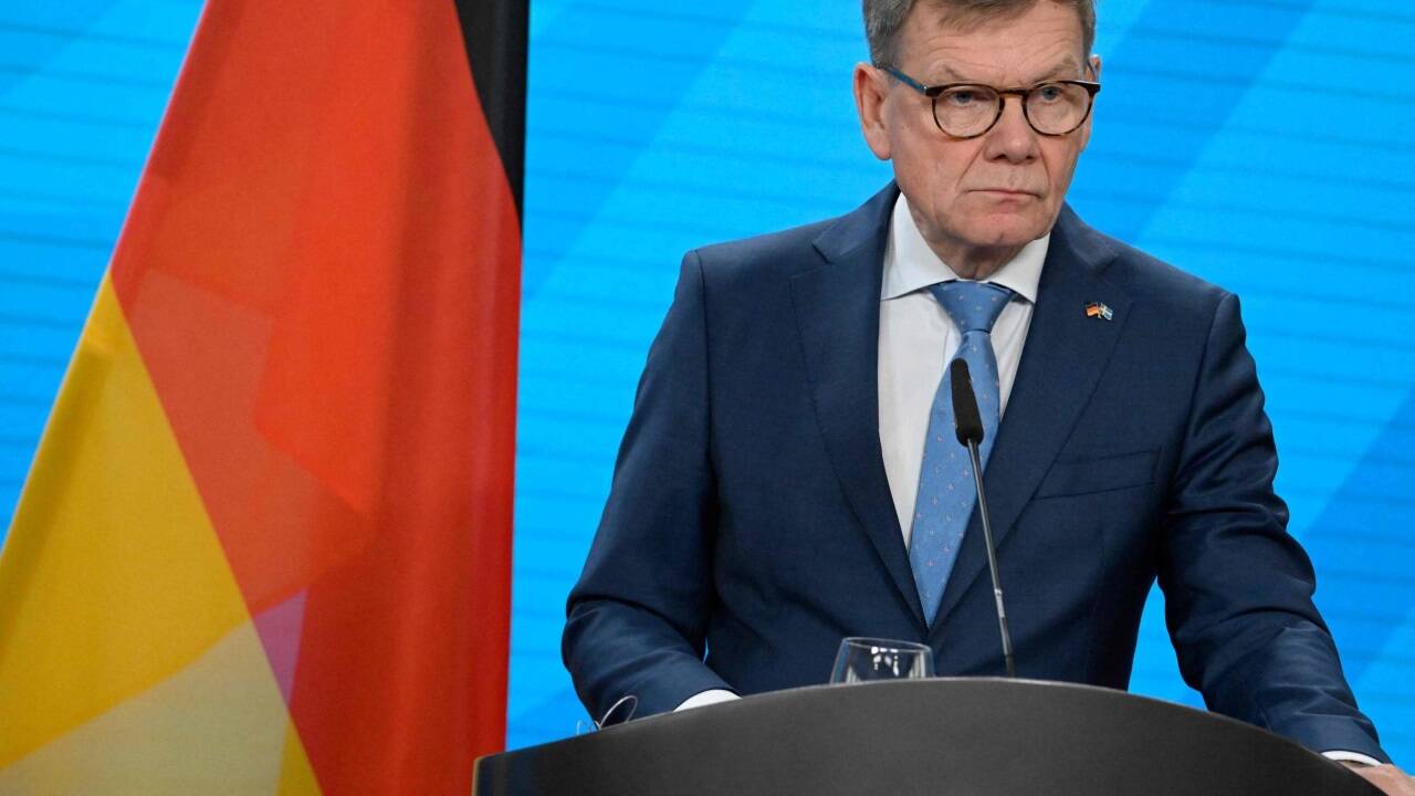 Deutschlands Außenminister Wadephul stellt sich schützend vor einen ZDF-Journalisten.  