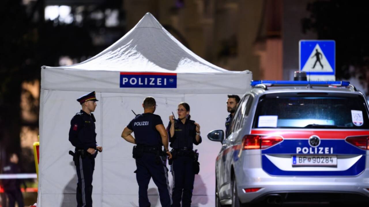 Polizeikräfte beim Tatort bei der Vorgartenstraße 