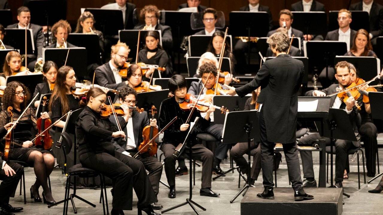 Die Philharmonie Salzburg bringt am 23. und 24. Oktober Beethovens Neunte auf die Bühne des Großen Festspielhauses. 