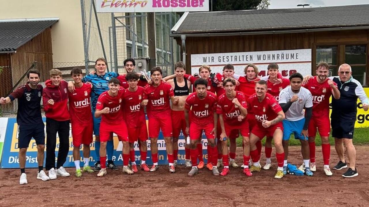 Die Seekirchen-Juniors nach dem Sieg gegen Tamsweg in der 1. Landesliga. 