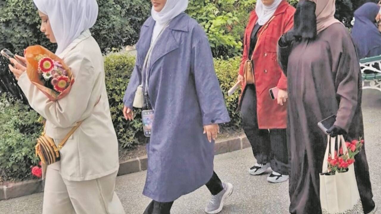 „Westlicher“ im Auftreten: Positive Erfahrungen mit der neuen Generation arabischer Gäste, aber auch Klagen über Müll, Unhöflichkeit und Chaos im Straßenverkehr.  Bild:E. Krenslehner 