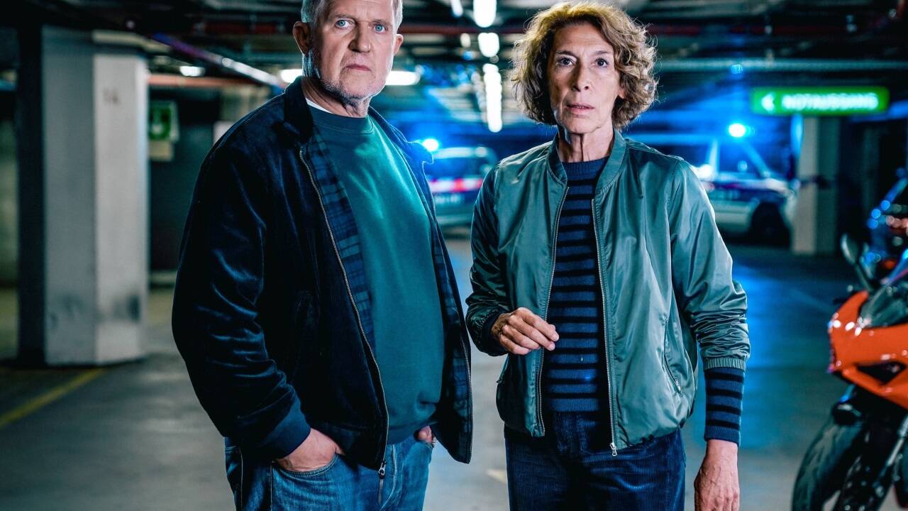 Harald Krassnitzer (Moritz Eisner) und Adele Neuhauser (Bibi Fellner) - hier auf einem Archivbild aus der Folge „Deine Mutter“ drehen derzeit ihren letzten „Tatort“ aus Wien.  