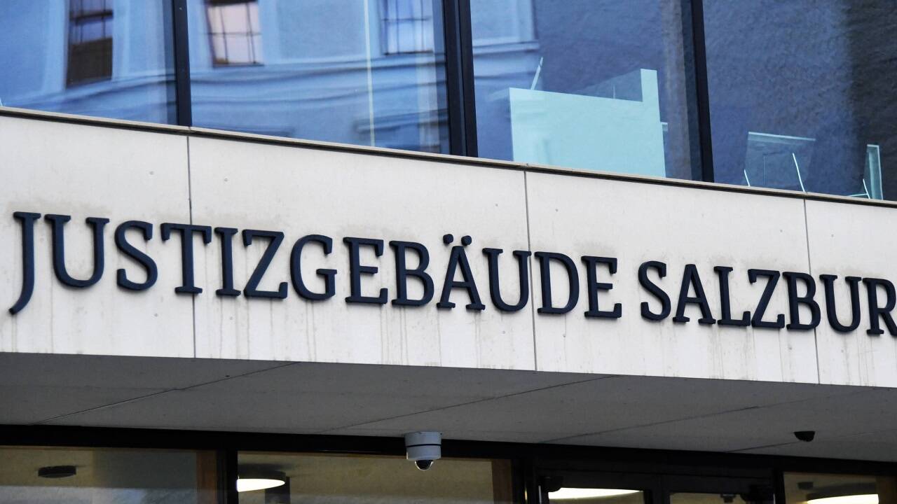 Zwei einheimische Männer (44 und 35) müssen sich am Donnerstag wegen Kokainschmuggels als Beteiligte in Salzburg vor einem Schöffengericht verantworten.  