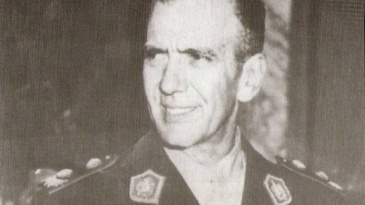 1955: General Eduardo Lonardi wird nach dem Sturz von General Juan Perón provisorischer Staatspräsident Argentiniens. 