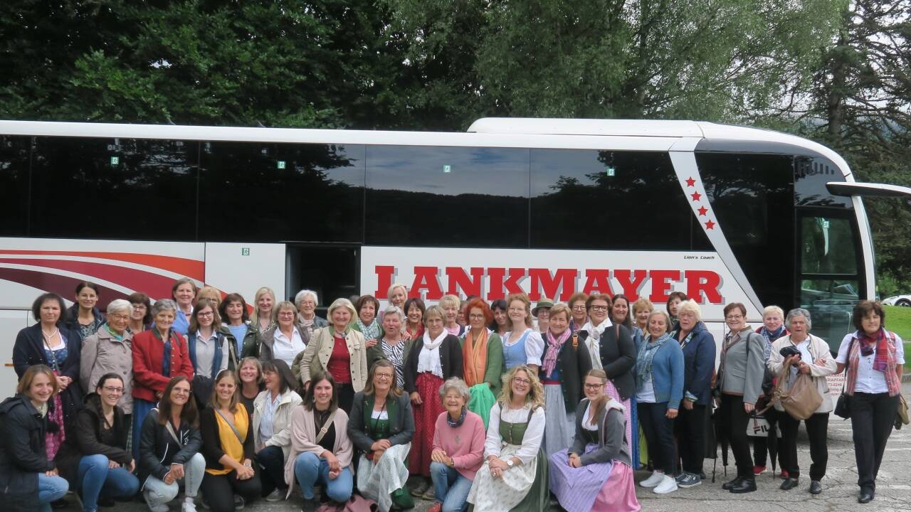 Die Trachtenfrauen Tamsweg hatten bei ihrem Ausflug „Kunst im Herzen, Tracht im Sinn.“ 