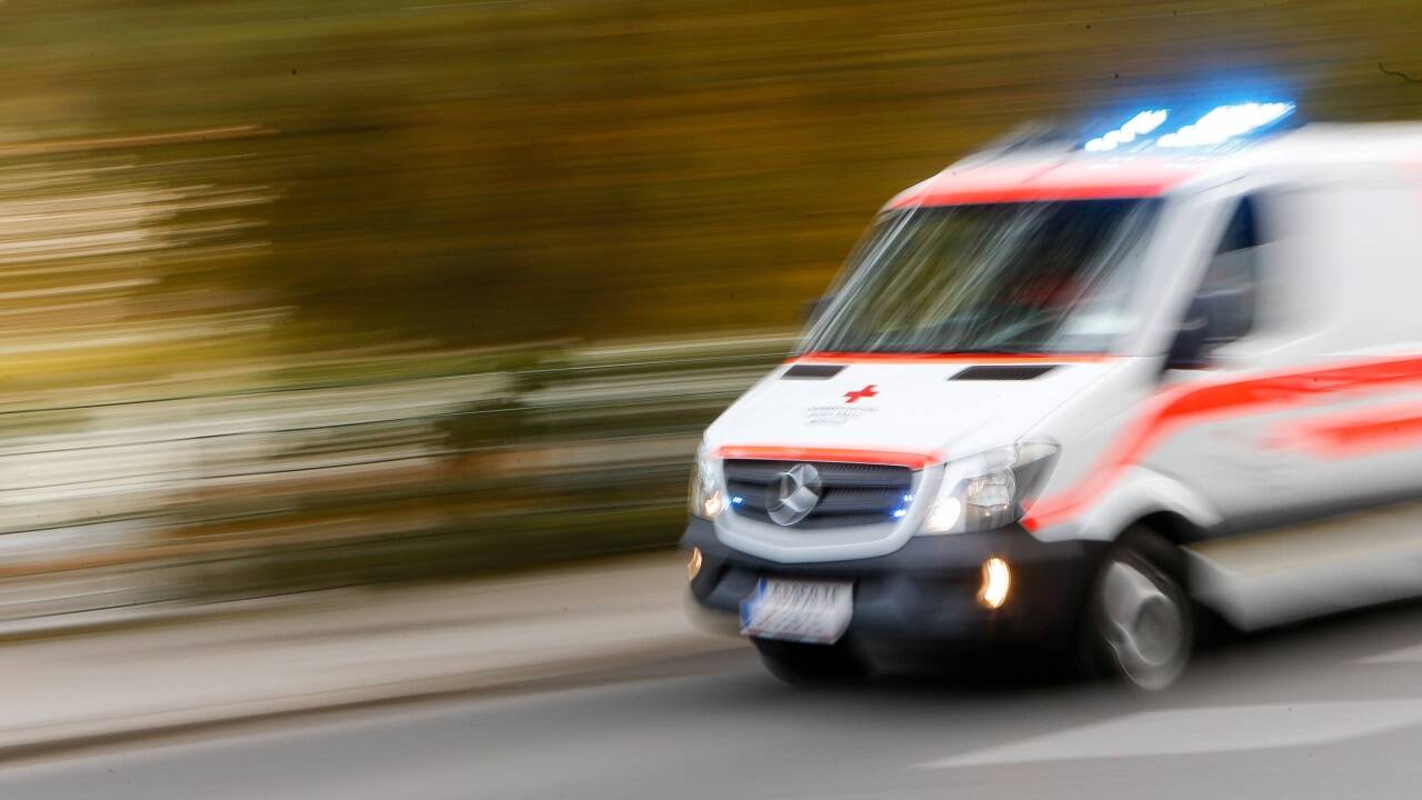 Das Rote Kreuz brachte den Mann ins Krankenhaus. 