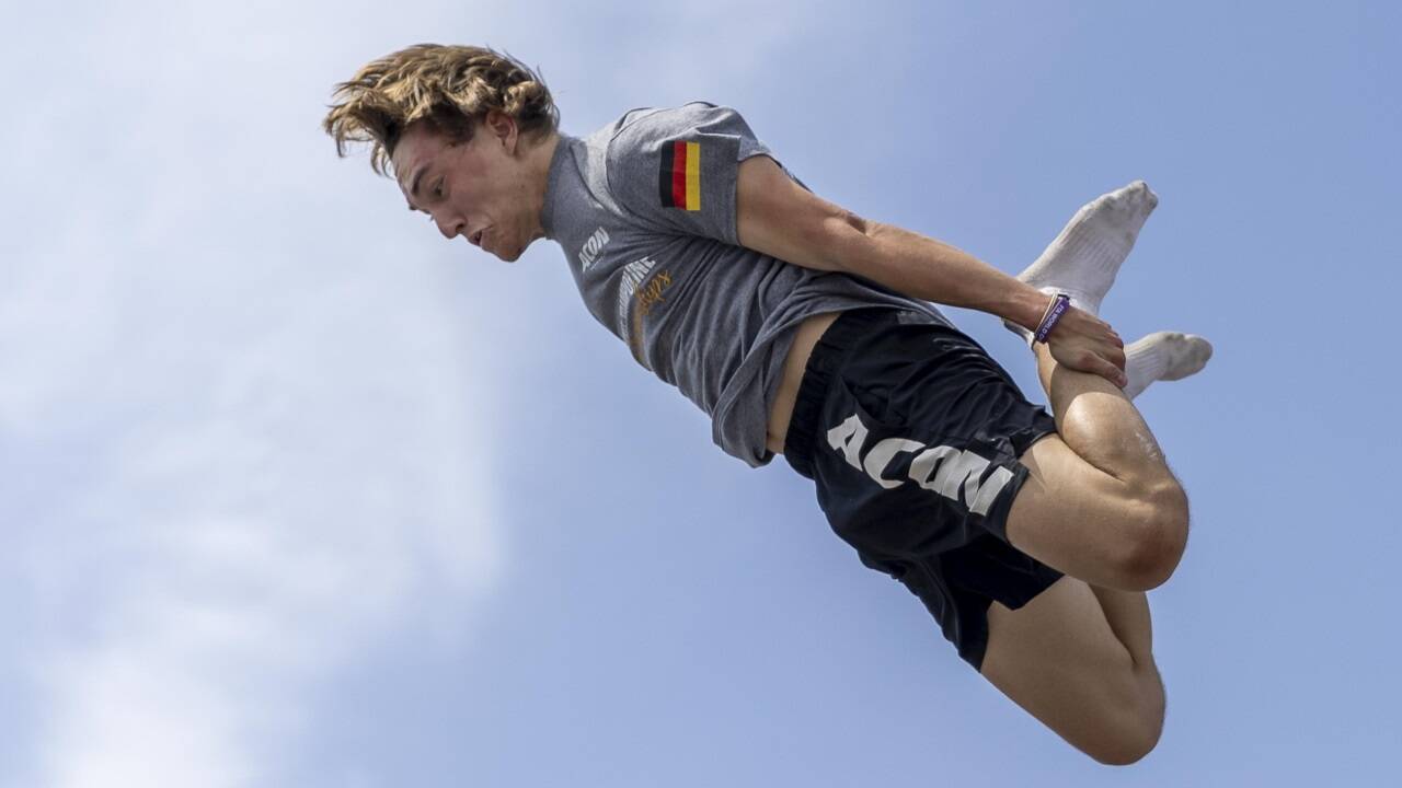 Athleten wie Niklas Distler schweben bei ihren Sprüngen oft mehrere Meter hoch in der Luft. 