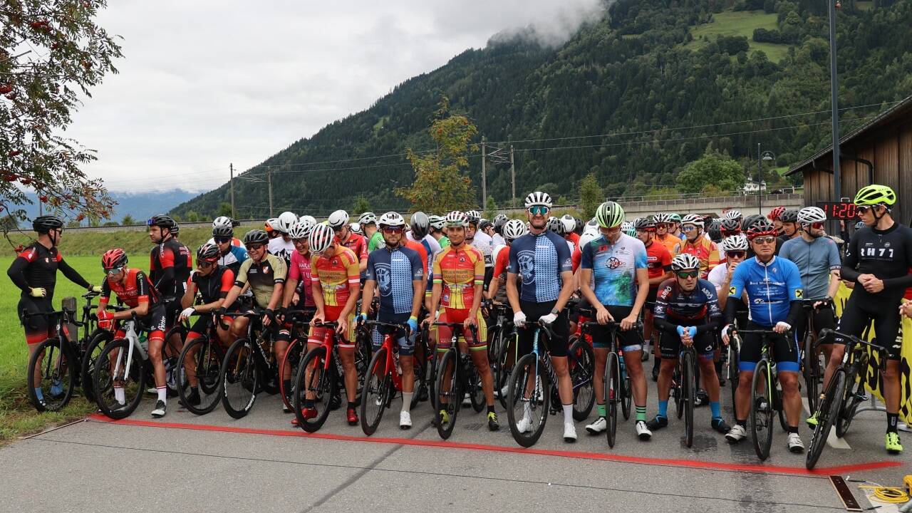 Aufstellung vor dem Start. 