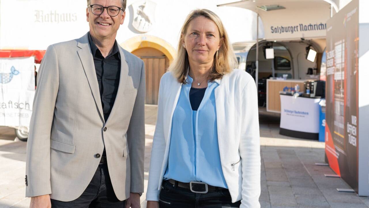 Wolfgang Pfeifenberger (Bürgermeister Tamsweg) und Waltraud Grall (Bürgermeisterin Göriach). 