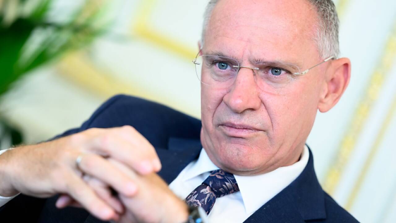 Taliban in Wien? „Als Verantwortlicher für die Sicherheit muss man sehr oft einen Spagat machen. Dessen bin ich mächtig“, sagt der Innenminister im SN-Interview. 