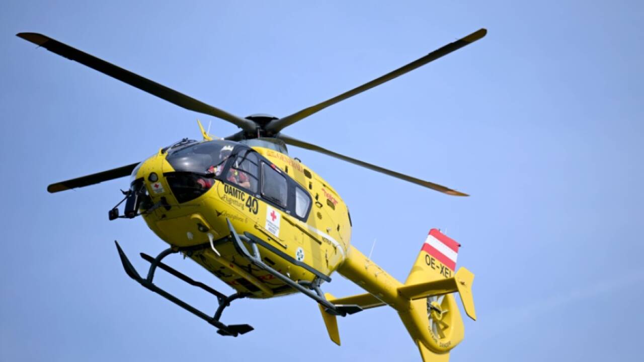 Notarzthubschrauber-Einsatz nach Unfall mit Zug in Niederösterreich 