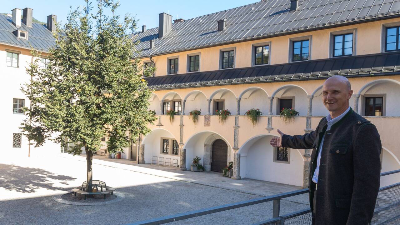 Bürgermeister Hubert Stock im Brennhof. Bürgermeister Hubert Stock im Brennhof.