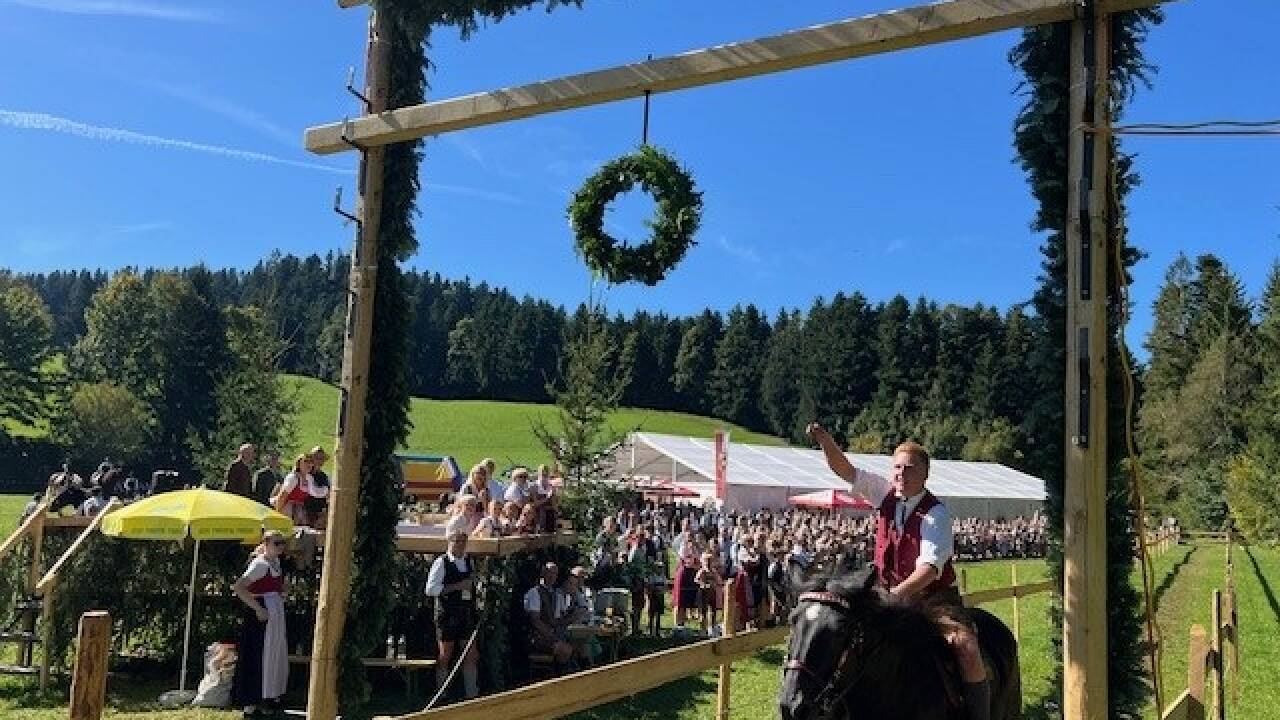 Nur alle fünf Jahre: Die Freude über das schöne Wetter ist daher bei allen sehr groß.  