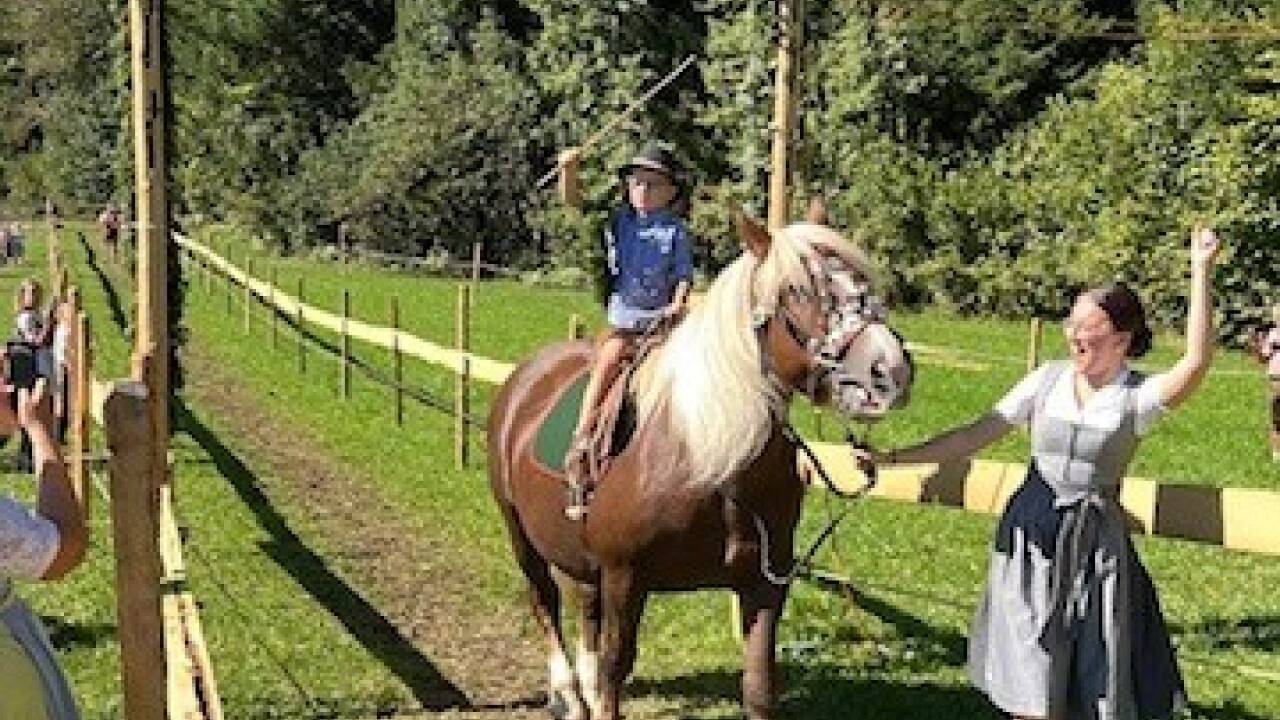Nur alle fünf Jahre: Die Freude über das schöne Wetter ist daher bei allen sehr groß.  
