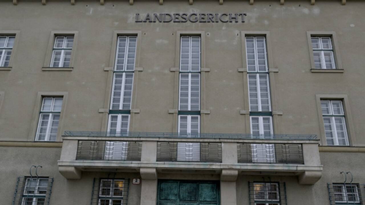 Der Angeklagte bekannte sich teilweise schuldig 