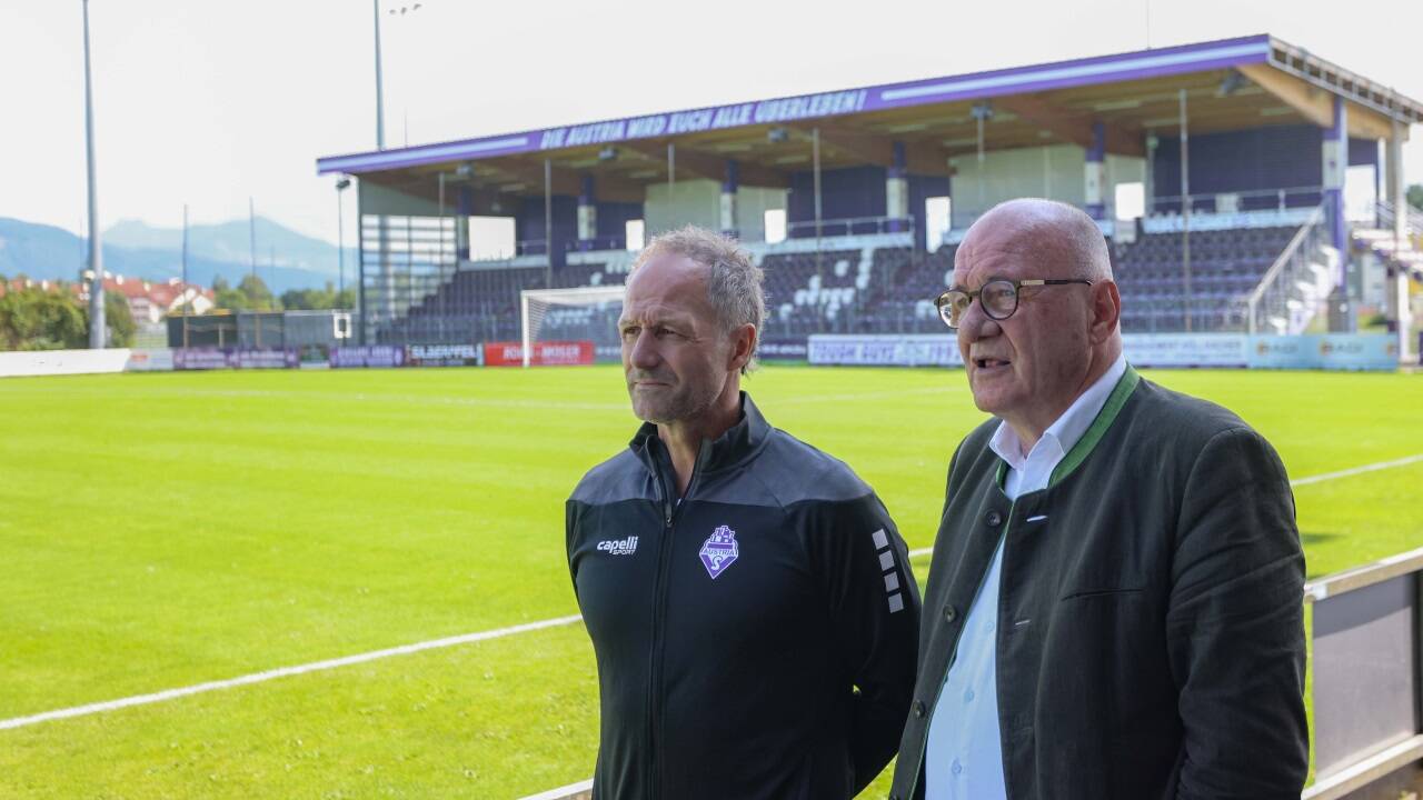 Präsident Claus Salzmann und sein Sportdirektor Roland Kirchler können mit den ersten Partien in der 2. Liga zufrieden sein.  