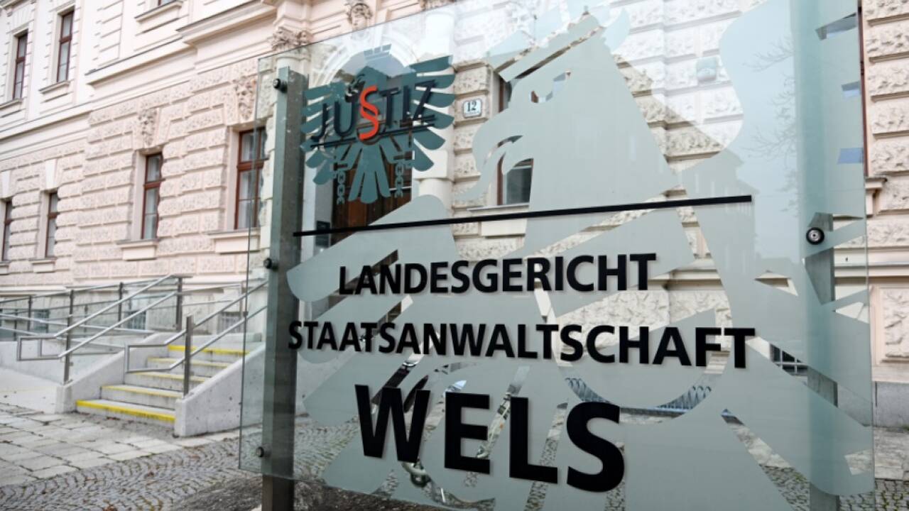 Dem Angeklagten drohen ein bis zehn Jahre Haft 