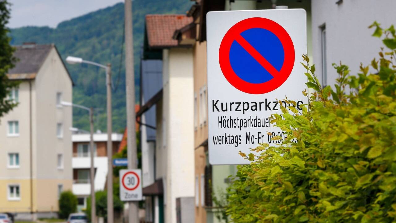 Die Kurzparkzonen in der Stadt Salzburg werden auf weitere Straßenzüge ausgedehnt – sowohl bei den gebührenfreien als auch bei den kostenpflichtigen.  