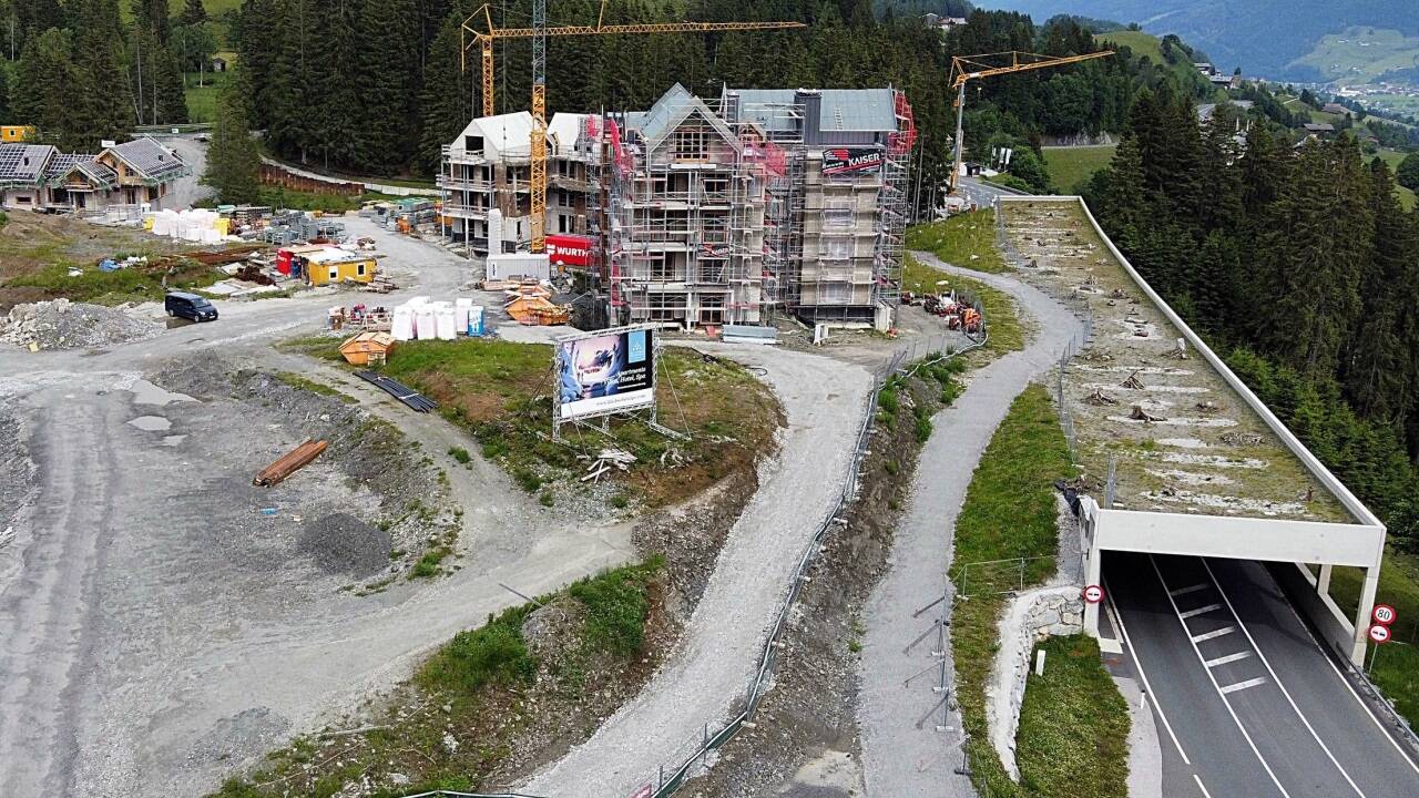Das Luxusprojekt „Six Senses“ am Pass Thurn bei Mittersill (Foto vom am 8. Juni 2024).  