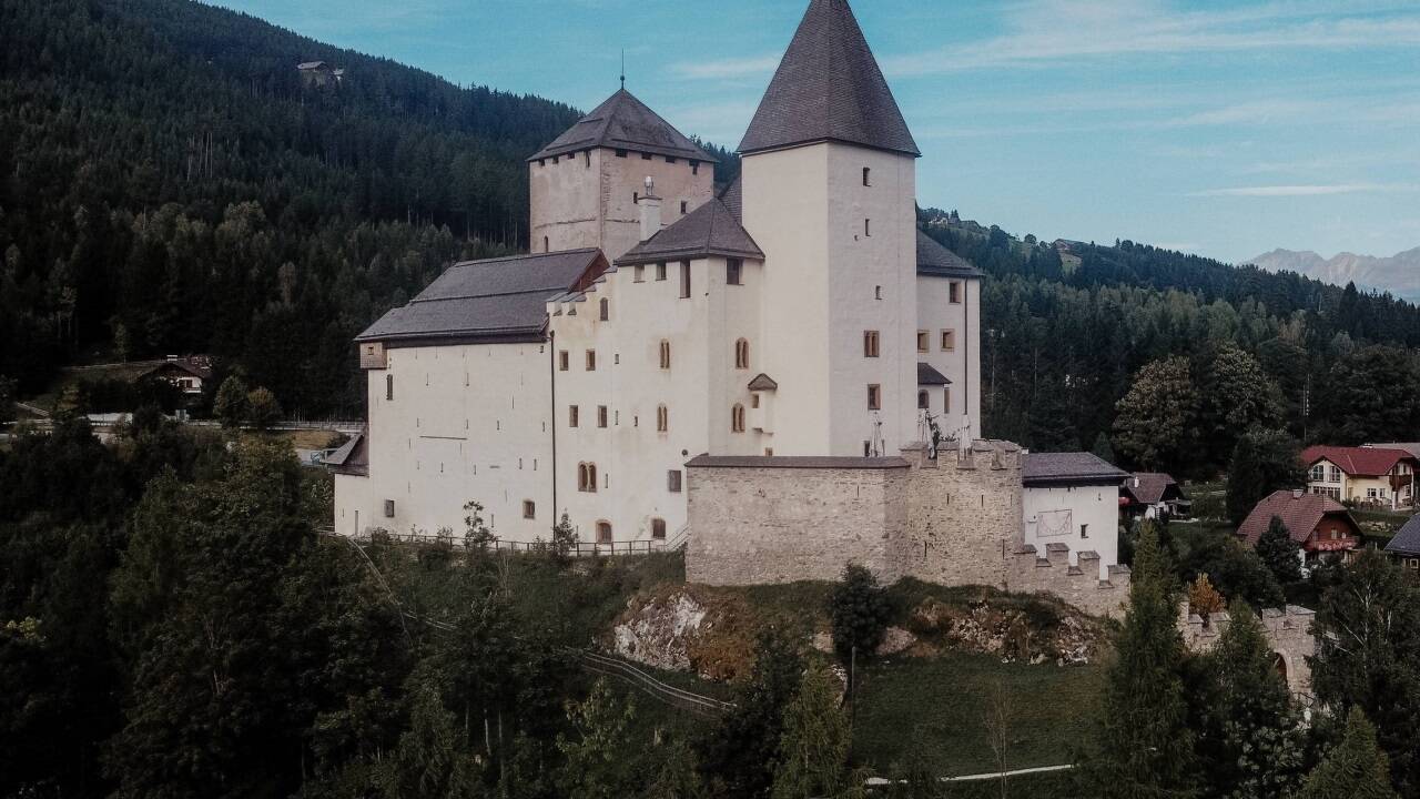 Die Burg Mauterndorf wird jährlich von mehr als 40.000 Menschen besucht. Die Burg hat eine bewegte Geschichte – mit berüchtigten Besitzern.  