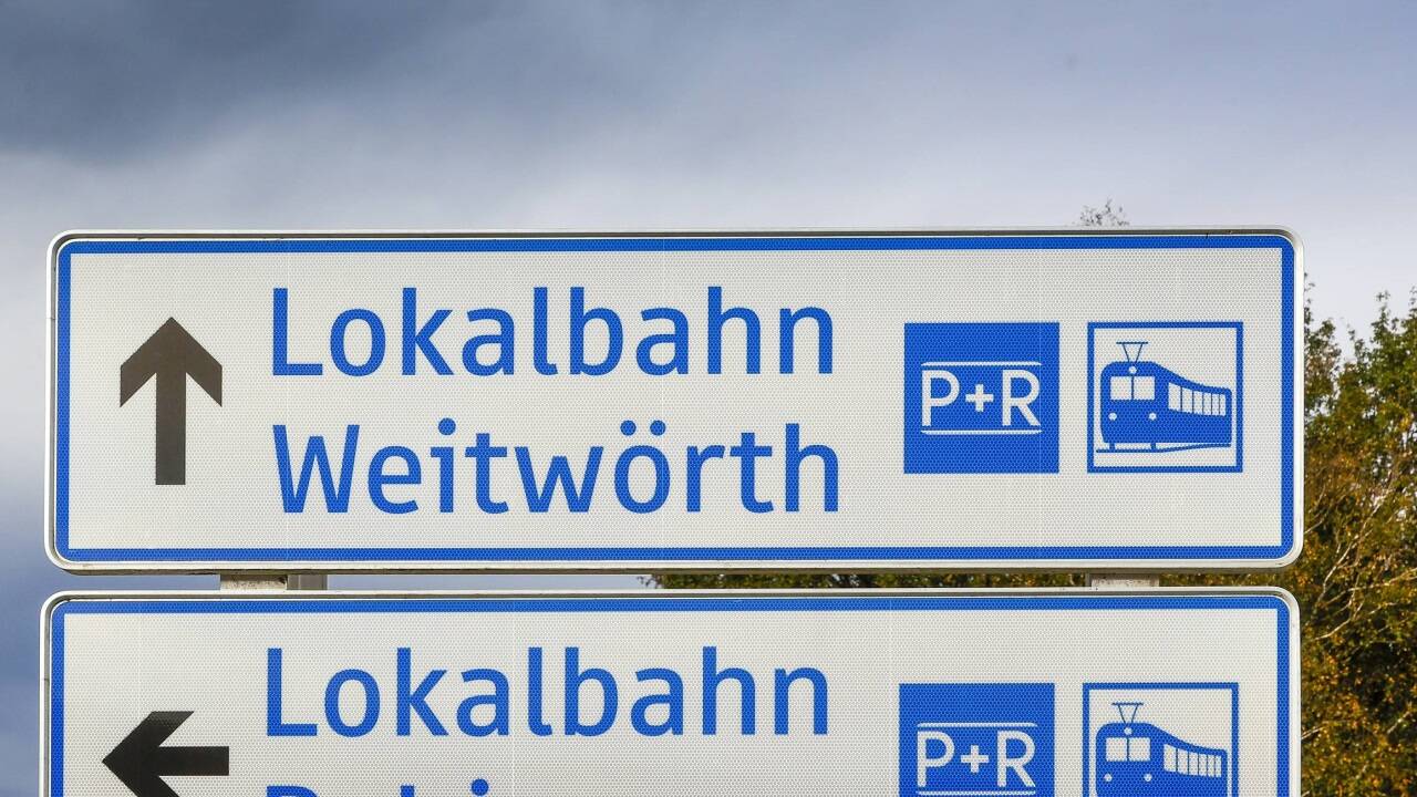 Hier gibt es bereits Park-and-Ride-Plätze an der Salzburger Lokalbahn. Weitere und mindestens ein Parkhaus sollen folgen. 