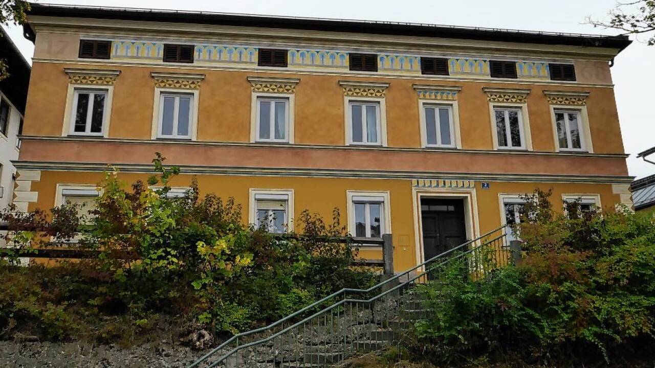 Ein Blickfang in der Kirchenstraße 2 in Neumarkt am Wallersee.  