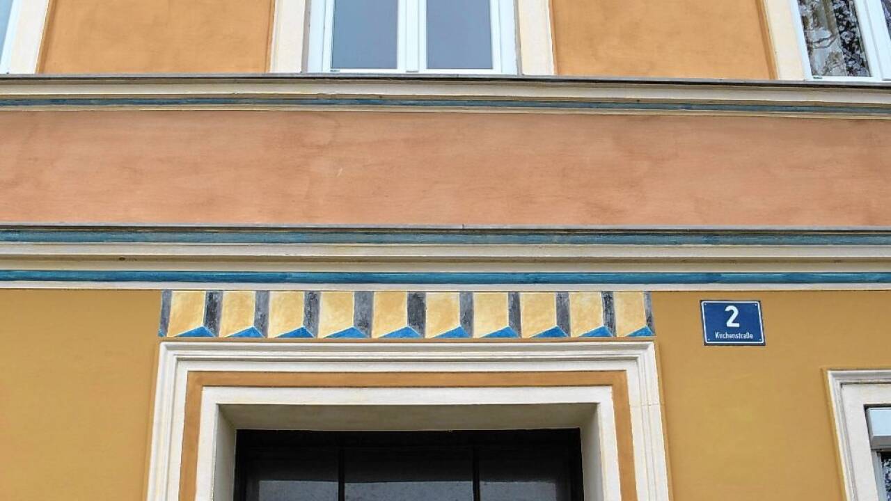 Ein Blickfang in der Kirchenstraße 2 in Neumarkt am Wallersee.  