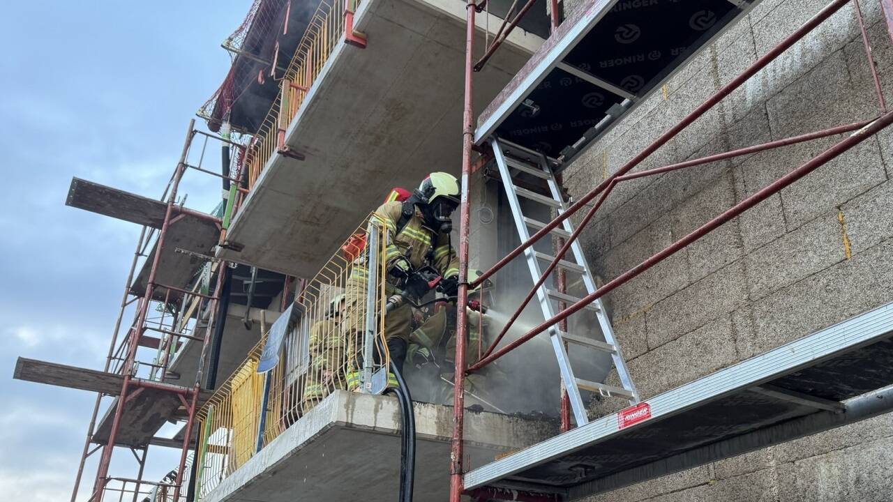 26 Feuerwehrkräfte waren im Einsatz. 