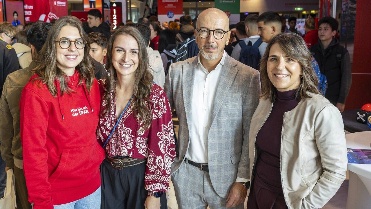 Magdalena Kranz (Spar Österreich), Dorine Bärenthaler (Eventmarketing SN), Martin Hagenstein (Geschäftsführer SN) und Martina Plaschke (Wirtschaftskammer Salzburg). 