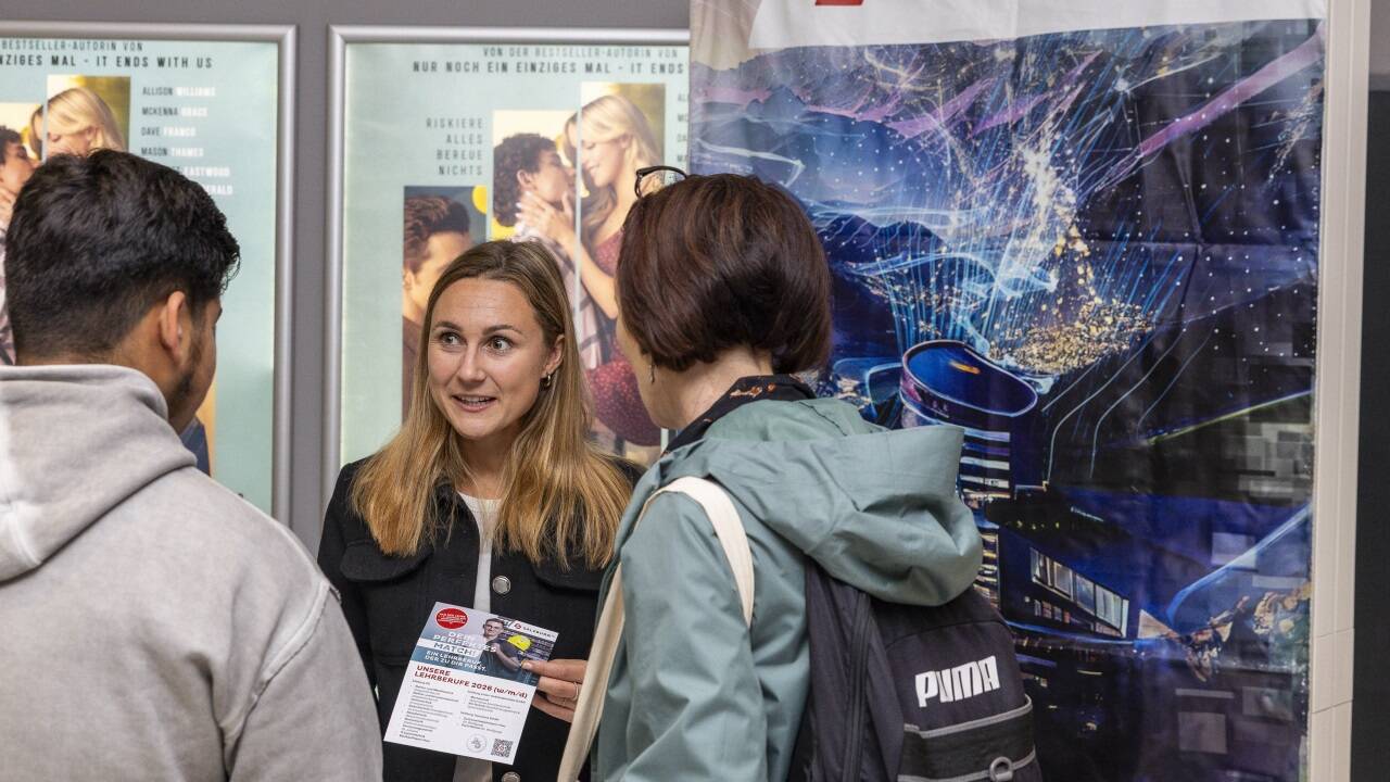23 Ausstellerinnen und Aussteller waren dabei. (Im Bild: Lisa Pammer, Salzburg AG)  