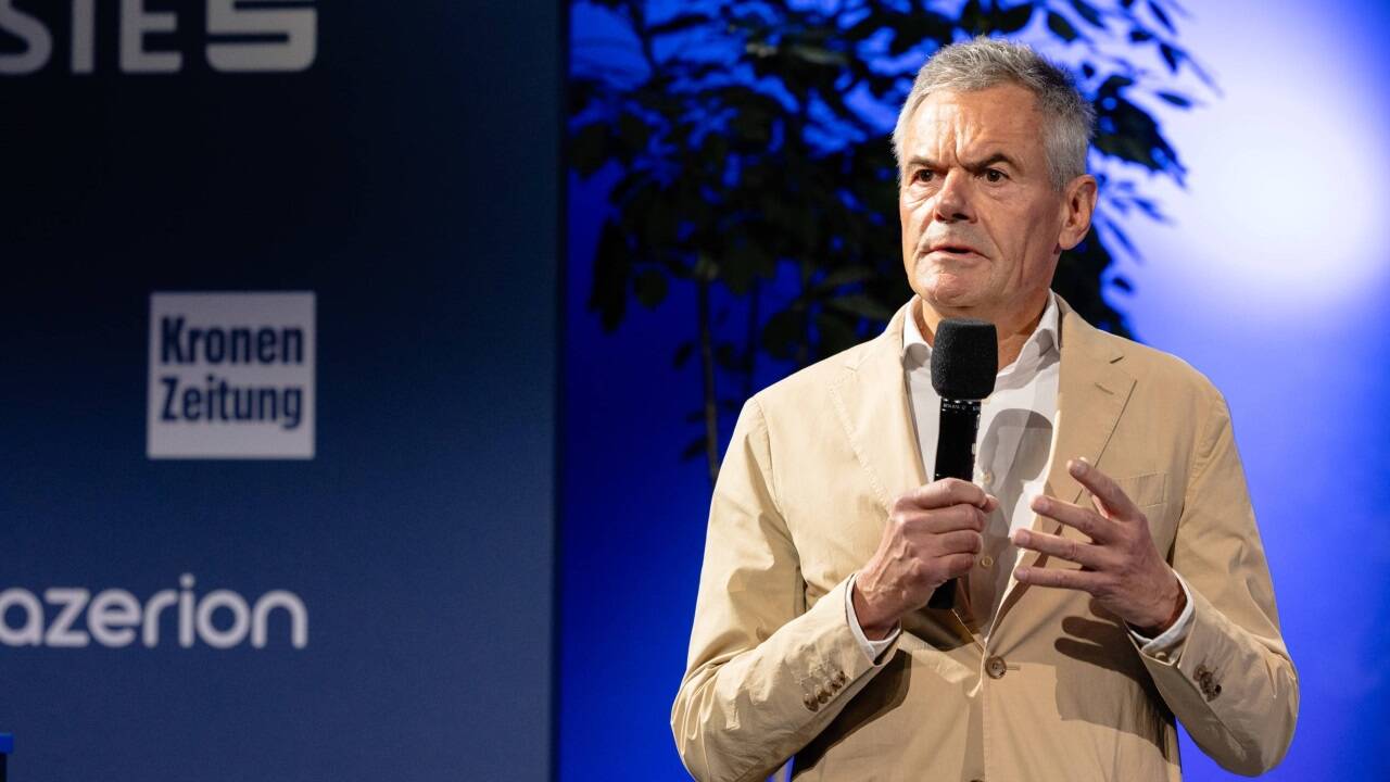 „Stellen Sie Frauen ein, die Kinder haben – da kommt mehr Zug in die Veranstaltung“, forderte „Zeit“-Geschäftsführer Rainer Esser.  
