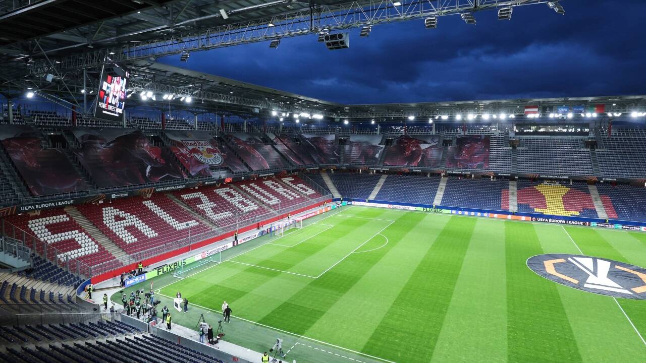 Die Red-Bull-Arena war mit nur 9993 Zuschauern halbleer. 