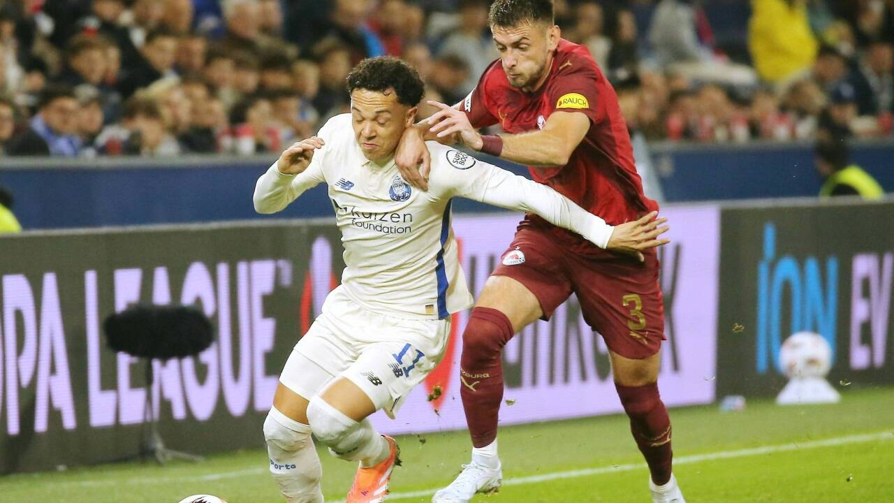 Links hinten spielte Aleksa Terzic anstelle von Frans Krätzig. 