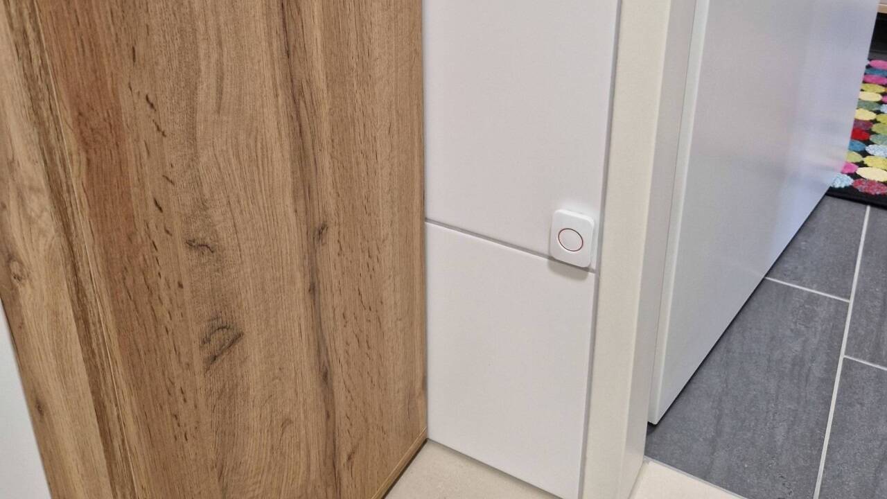 Zusätzliche SOS-Knöpfe können in der Wohnung platziert werden. 