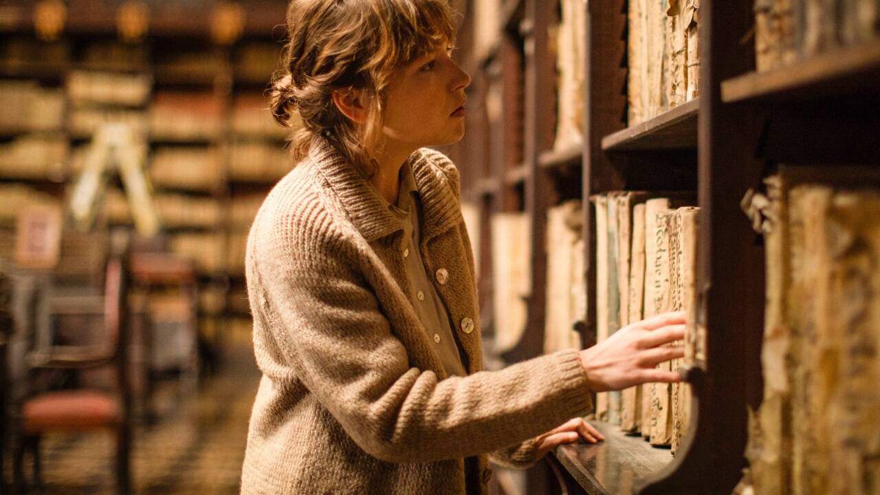 Devrim Lingnau als Maria Reiche 