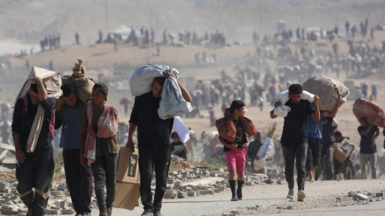 Hilfesuchende Palästinenser im Gazastreifen 