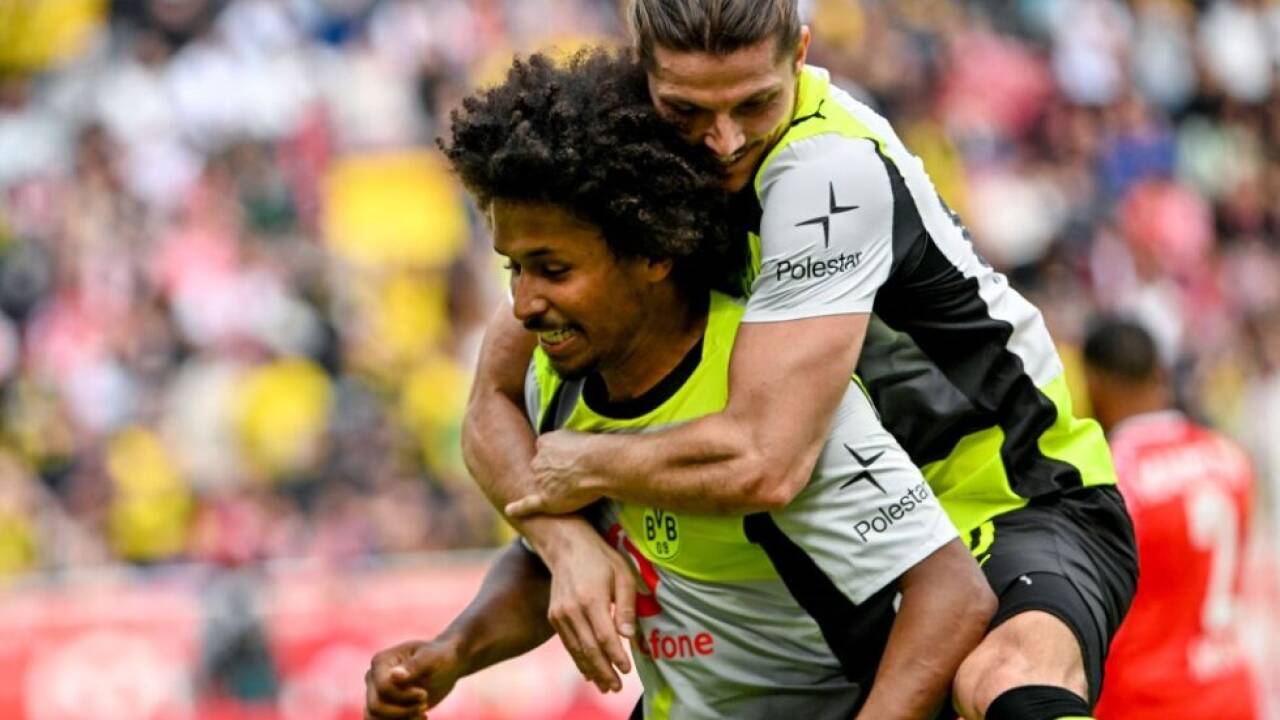 Sabitzer herzte den Mann des Spiels Sabitzer herzte den Mann des Spiels