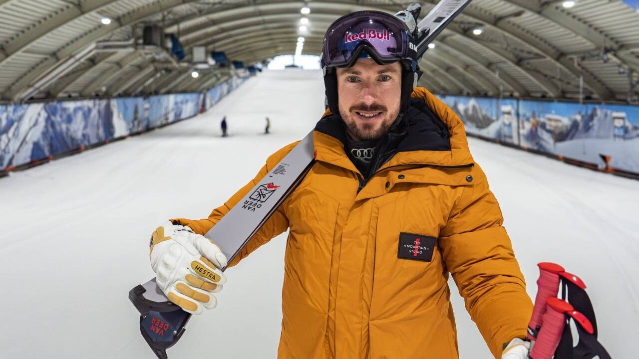 Marcel Hirscher trainiert in der Skihalle. 