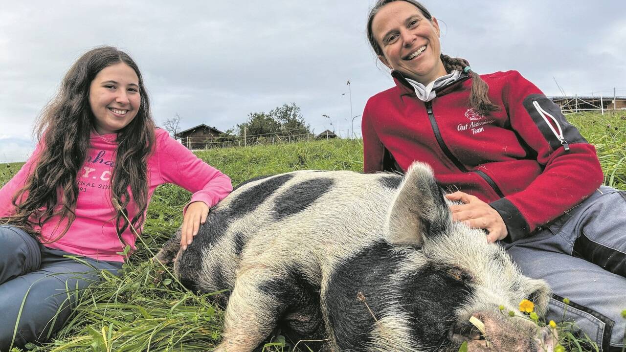 Pausen sind wichtig, den nur ein motiviertes Schwein ist ein gutes Forschungsschwein, finden Kimberly Brosche und Marianne Wondrak.  