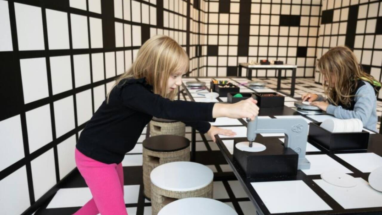 ZOOM Atelier setzt auf Schwarz-Weiß-Workshop 