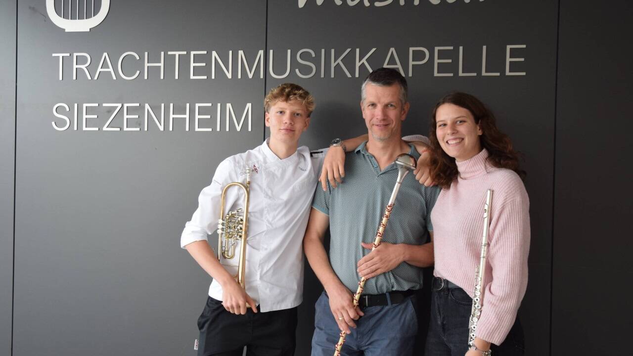 Ein stolzes Trio: die Grills 