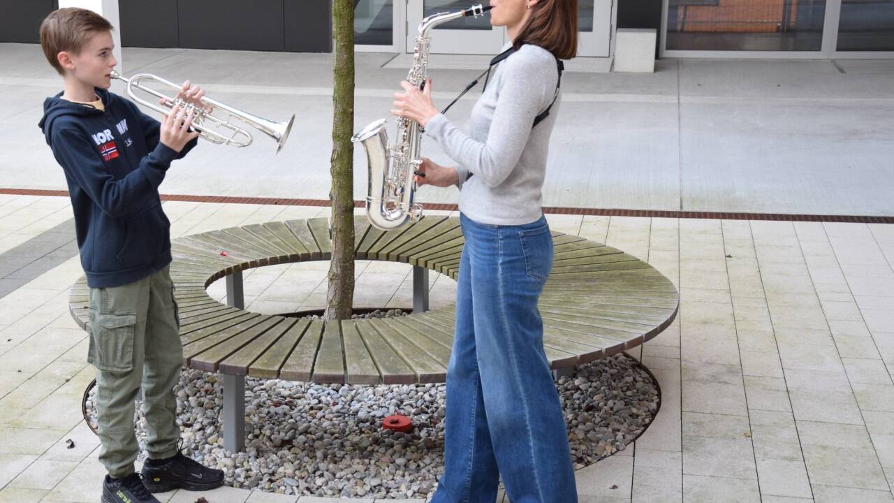 Hier wird ein Ständchen gespielt. 