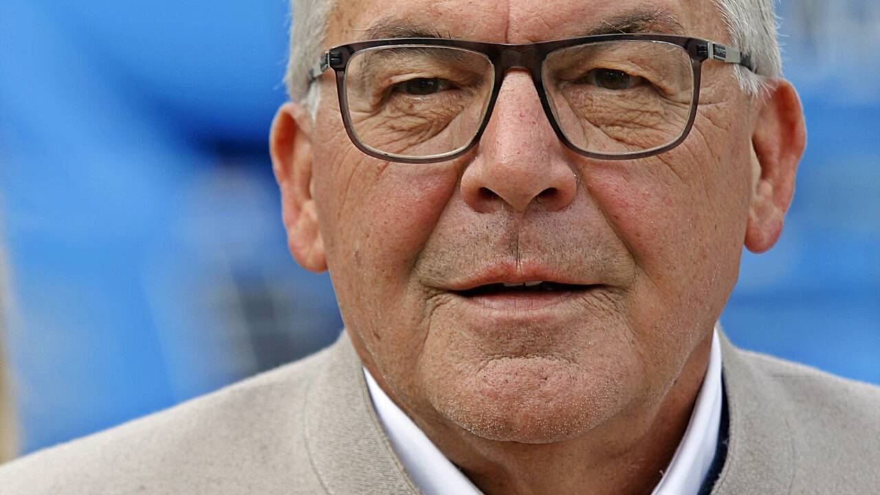 Vorfall-bei-der-Landtagssitzung-in-Salzburg-Landesrat-Josef-Schwaiger-ins-Krankenhaus-gebracht