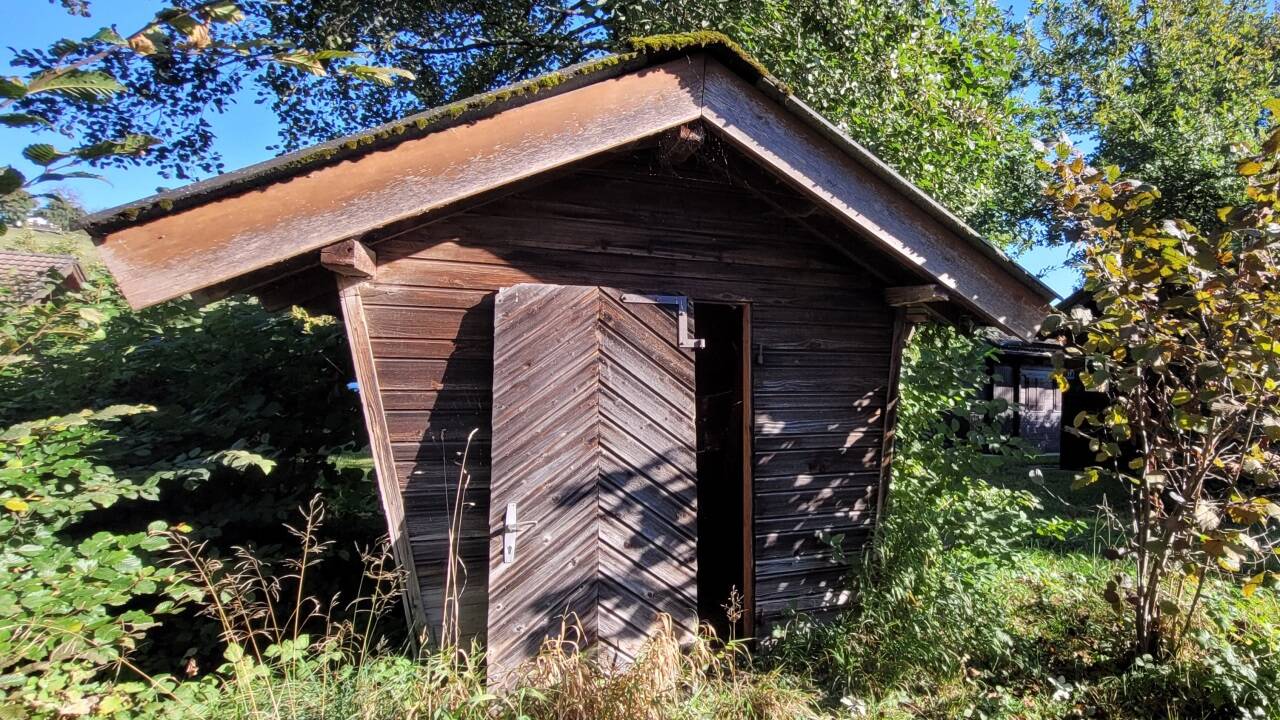 Anstelle dieser alten Hütte möchte der Landwirt eine neue mit Wasser- und Kanalanschluss bauen. 