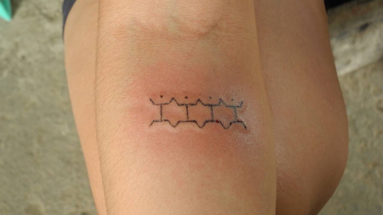 Einfach, aber ästhetisch, so ist der Stil der wohl ältesten Tätowiererin der Welt.  