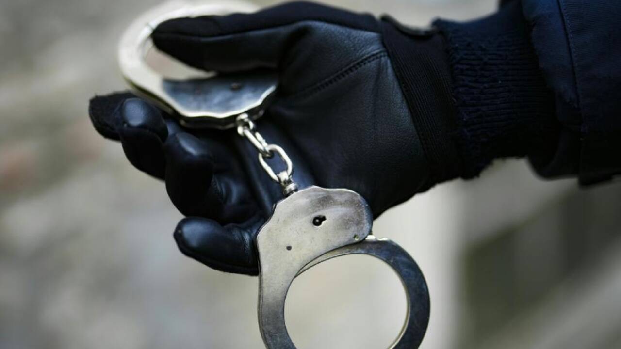 Für einen Verdächtigen gab es Handschellen 