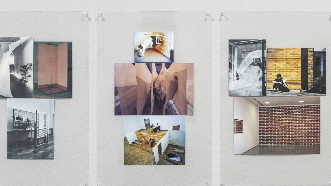 Details aus der Serie „Album VIII“ aus 2009 von Luis Jacob. 