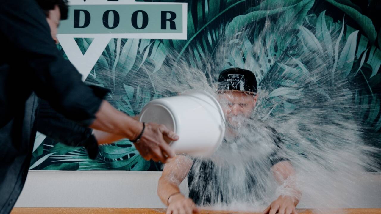 Dreikant hat auch Outdoortische im Angebot. Natürlich wasserfest. 