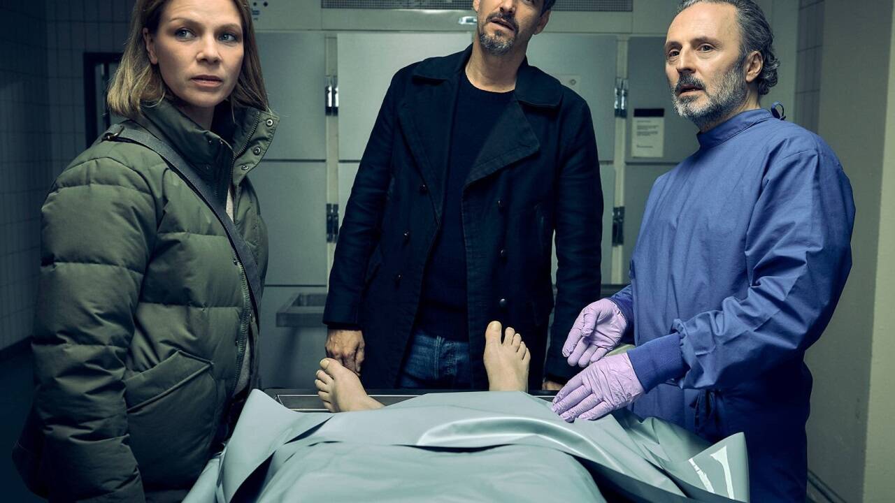 Maris Bächle (Jessica Schwarz, l.), Konrad Diener (Max von Thun, mitte) und Dr. Stefan Zabel (Robert Schupp) in „Schwarzwaldkrimi“.  